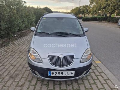 Gris / plata Usado 2006 Lancia Musa Monovolumen | 3000 €