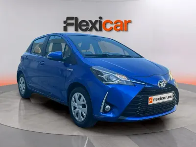 Usado Toyota Yaris Hybrid Business Edition 116 CV (85 kW) 2020 Azul Berlina