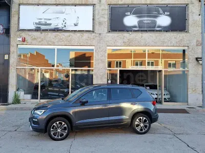 Usado Seat Ateca Style 150 CV (110 kW) 2021 Gris / plata SUV