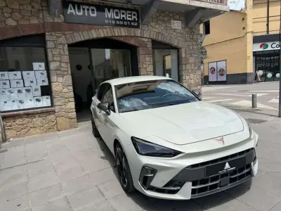 Usado Cupra Leon 150 CV (110 kW) 2025 Gris Utilitario