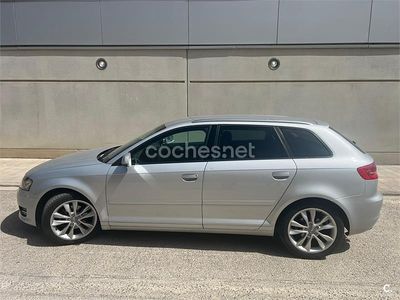 Usado Audi A3 Sportback Ambition 140 CV (102 kW) 2010 Gris / plata Utilitario