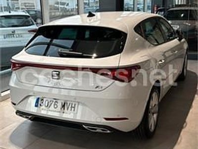 Usado Seat Leon Style 150 CV (110 kW) 2024 Blanco Berlina