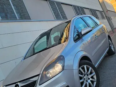 Usado Opel Zafira Enjoy 120 CV (88 kW) 2008 Gris / plata Monovolumen