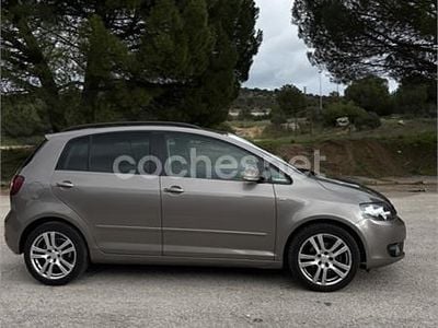 Usado VW Golf Plus Cross Advance 105 CV (77 kW) 2013 Marrón Monovolumen