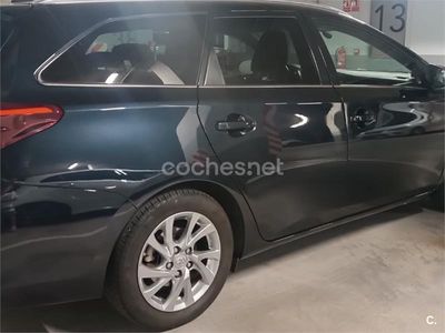 Toyota Auris Hybrid