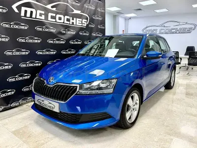Usado Skoda Fabia Active 95 CV (69 kW) 2021 Azul Utilitario