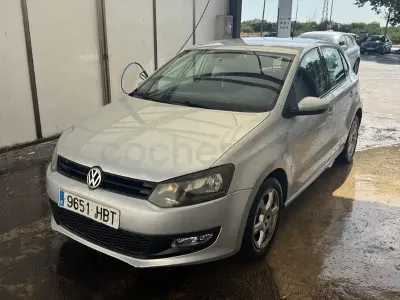 Usado VW Polo Advance 70 CV (51 kW) 2011 Gris / plata Utilitario