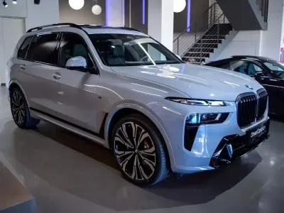 Usado BMW X7 M Sport 352 CV (258 kW) 2025 Gris SUV