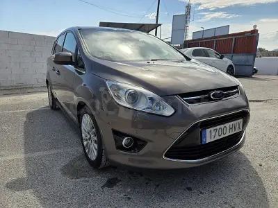 Usado Ford Grand C-Max Titanium 140 CV (102 kW) 2014 Gris / plata Monovolumen