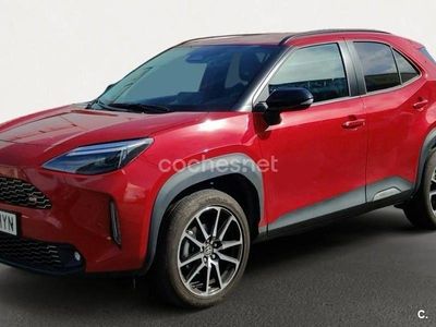 Rojo Usado 2025 Toyota Yaris Cross Sport SUV | 29.900 €