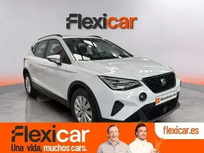 Usado Seat Arona Style 110 CV (80 kW) 2024 Gris SUV
