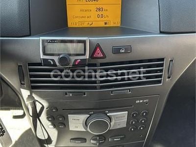 Usado Opel Astra Elegance 105 CV (77 kW) 2005 Negro Berlina