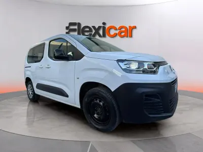 Usado Fiat Doblò 130 CV (95 kW) 2023 Blanco Monovolumen