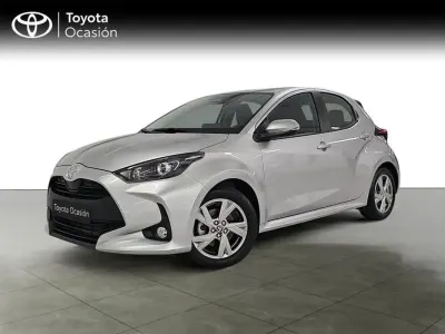 Usado Toyota Yaris Active 116 CV (85 kW) 2025 Plata Utilitario