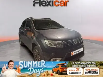 Usado Dacia Sandero Essentiel 95 CV (69 kW) 2020 Negro Berlina