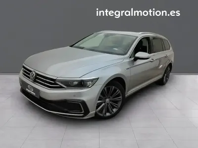 Usado VW Passat Business 156 CV (114 kW) 2020 Gris Familiar