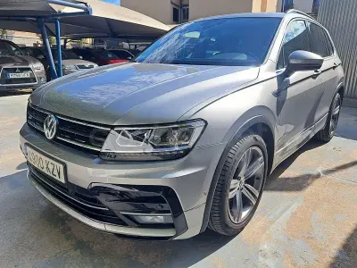 Usado VW Tiguan Edition 130 CV (95 kW) 2019 Gris / plata SUV