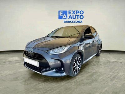Usado Toyota Yaris Hybrid Plus 116 CV (85 kW) 2021 Gris / plata Berlina