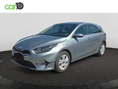 Usado Kia Ceed 120 CV (88 kW) 2023 Gris / plata Utilitario