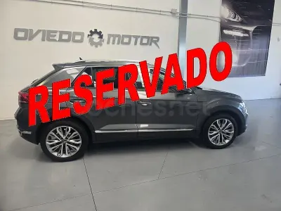Usado VW T-Roc Advance 150 CV (110 kW) 2022 Gris / plata SUV