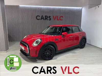Usado Mini ONE 102 CV (75 kW) 2021 Rojo Utilitario