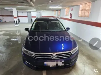 Usado VW Passat Edition 120 CV (88 kW) 2017 Negro Familiar