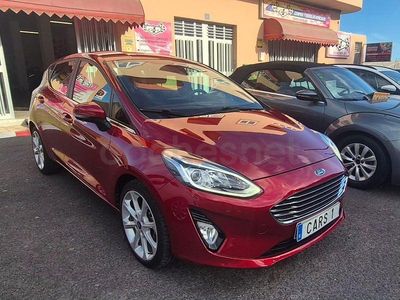 Usado Ford Fiesta Trend 100 CV (73 kW) 2018 Granate Utilitario