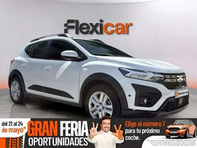 Usado Dacia Sandero Expression 91 CV (66 kW) 2024 Blanco Utilitario