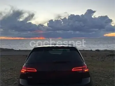 Usado VW Golf VII GTI 230 CV (169 kW) 2018 Negro Berlina