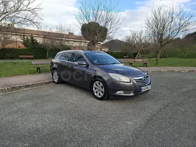 Usado Opel Insignia Excellence 130 HP (95 kW) 2012 Cinzento Carrinha