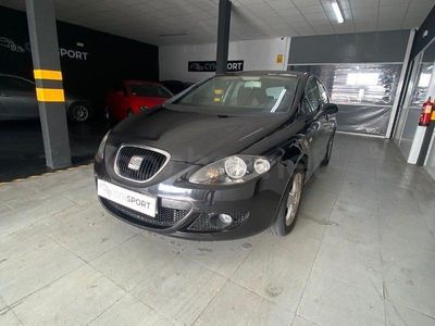 Usado Seat Leon Reference 105 CV (77 kW) 2007 Negro Berlina