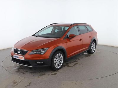 Usado Seat Leon 4Drive 150 CV (110 kW) 2019 Naranja Familiar