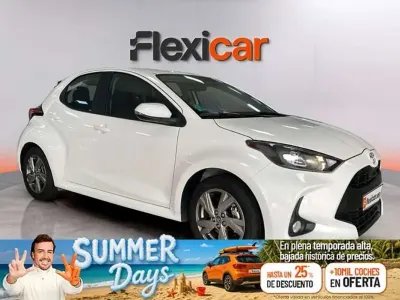 Usado Toyota Yaris Active 116 CV (85 kW) 2025 Blanco Utilitario