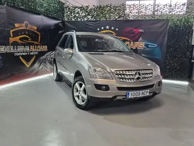 Usado Mercedes ML420 306 CV (225 kW) 2008 Gris / plata SUV