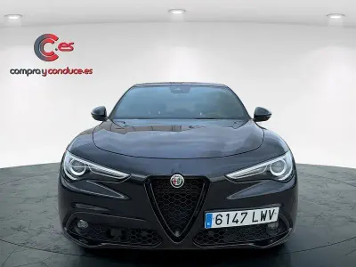 Usado Alfa Romeo Stelvio Sprint 160 CV (117 kW) 2022 Negro SUV