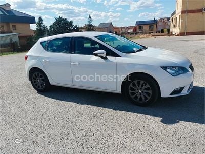 Używany Seat Leon I-Tech 105 KM (77 kW) 2015 Biały Sedan/Limuzyna