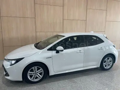 Usado Toyota Corolla Active 122 CV (89 kW) 2021 Blanco Berlina