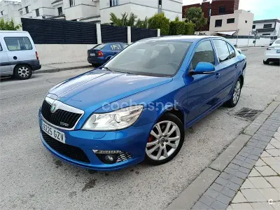 Usado Skoda Octavia RS 170 CV (125 kW) 2010 Azul Familiar