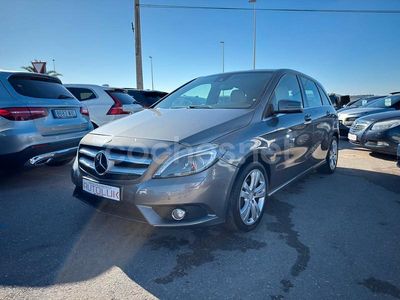 Usado Mercedes B200 136 CV (100 kW) 2014 Marrón Monovolumen