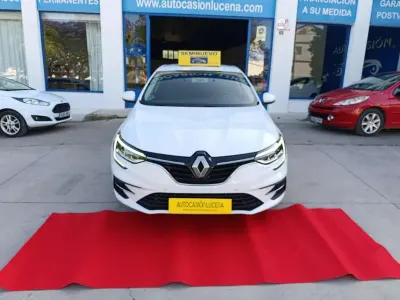Usado Renault Mégane GrandTour Equilibre 116 CV (85 kW) 2022 Blanco Familiar