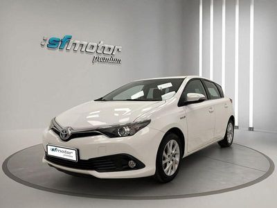 Begagnad Toyota Auris Hybrid Active 136 HK (100 kW) 2018 Vit Kombi