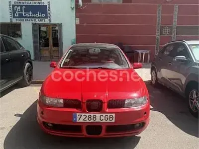 Usado Seat Leon Stella 105 CV (77 kW) 2003 Rojo Utilitario