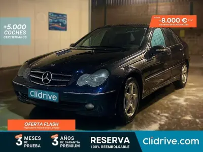 Usado Mercedes C180 Avantgarde 143 CV (105 kW) 2003 Azul Berlina