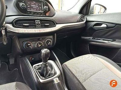 Gris Usado 2016 Fiat Tipo Easy Berlina | 8790 € (Precio justo)