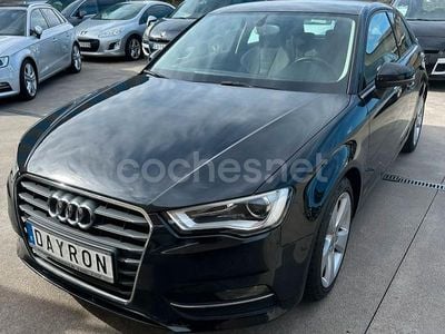 Negro Usado 2013 Audi A3 Attraction Berlina | 12.000 € (Buen precio)