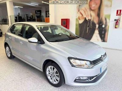 Usado VW Polo Advance 90 CV (66 kW) 2014 Gris Utilitario