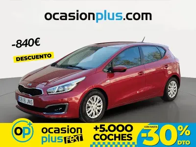 Usado Kia Ceed 100 CV (73 kW) 2016 Rojo Utilitario