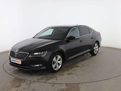 Usado Skoda Superb Ambition 150 CV (110 kW) 2017 Negro Berlina