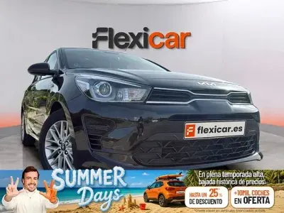Usado Kia Rio 100 CV (73 kW) 2023 Negro Berlina