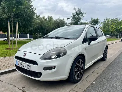 Käytetty Fiat Punto Easy 75 HP (55 kW) 2013 Valkoinen Viistoperä